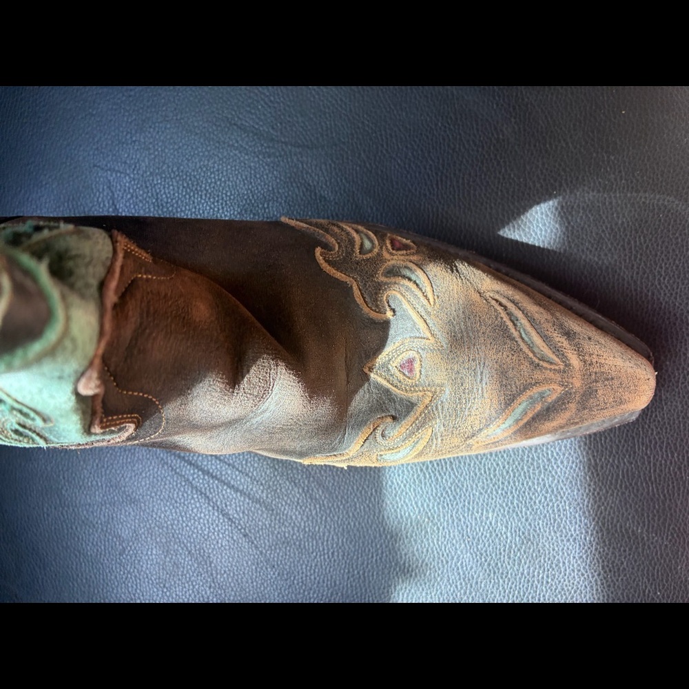 Dan Post leather western boot with detail. - Picture 6 of 7